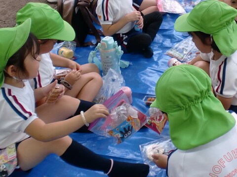 おやつを食べたよ