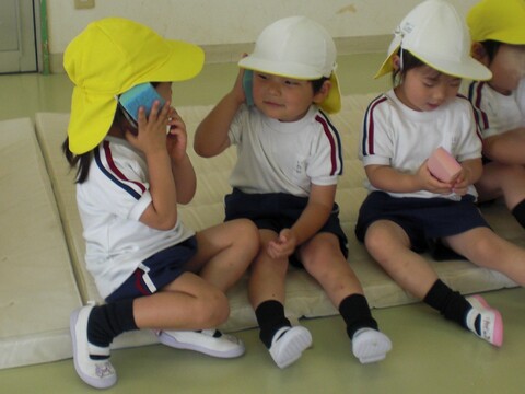 スポンジの携帯電話でもしもし！