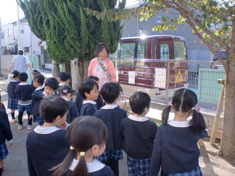 これからバスに乗り、お寺に行ってきます。