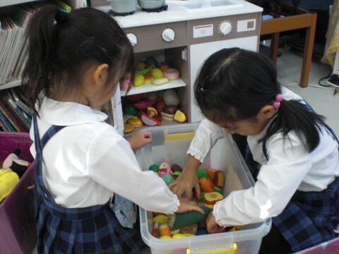 おうちごっこ。「ご飯は何にする？」