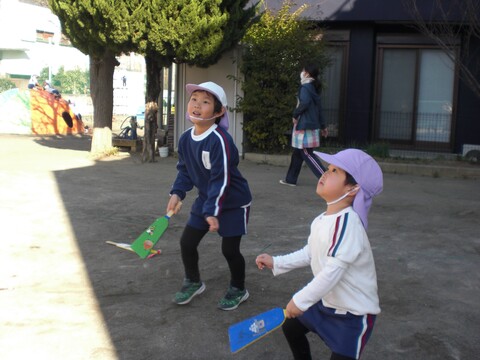 しっかり羽を見て打つよ！